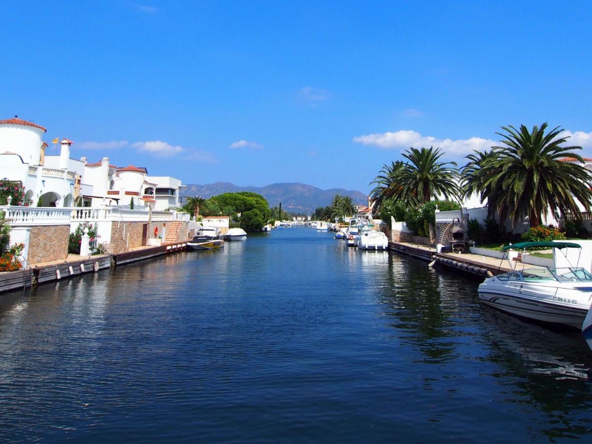 Holiday Home Requesens Canal Empuriabrava Εξωτερικό φωτογραφία